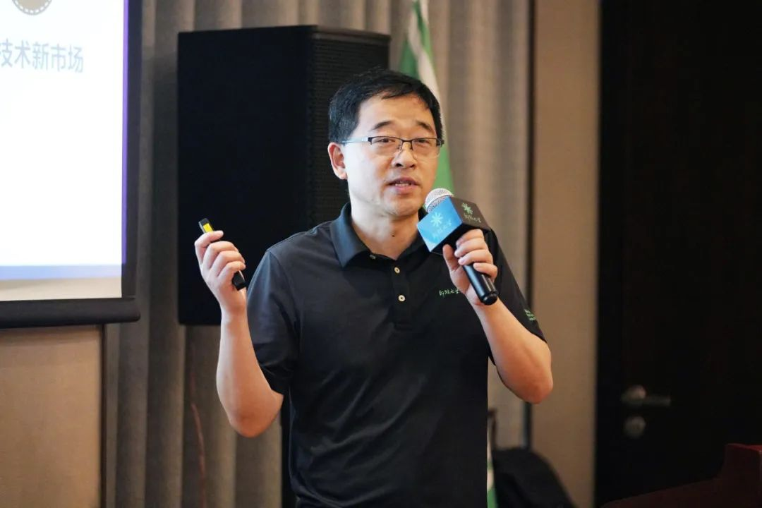 小米创新之路_小米创新角度分析_小米14的创新设计如何引领行业潮流？