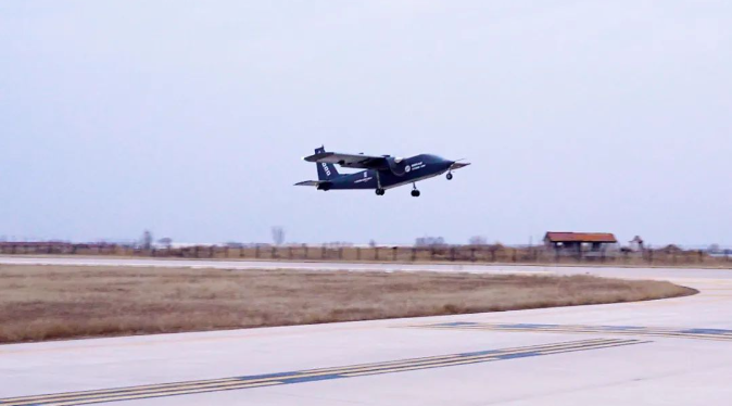 TP1000大型无人运输机的首飞成功与智能空投功能探索_无人运输飞机_无人运输机载货