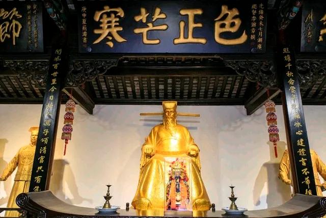 包青天其中的一个故事_包青天的形象_历史长河中的包青天形象