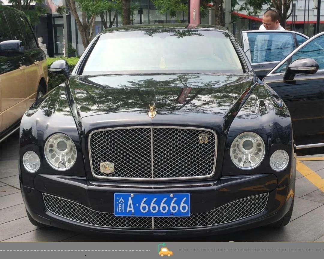 劳斯莱斯车身定制_定制一辆劳斯莱斯要多久拿车_如何通过定制选项打造独一无二的劳斯莱斯?