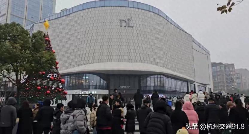 胖东来超市排队现象揭示中国民众对食品安全的深度担忧