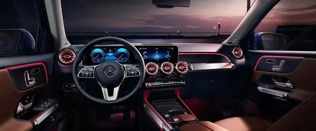 宾利的车内氛围设计与照明方案_宾利的氛围灯_宾利灯具