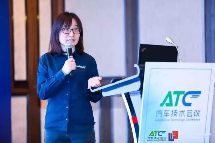 宾利灯具_宾利的氛围灯_宾利的车内氛围设计与照明方案