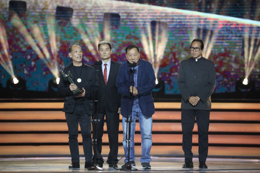 张晋的影视作品中的亲情表达_张晋的影视作品中的亲情表达_张晋的影视作品中的亲情表达