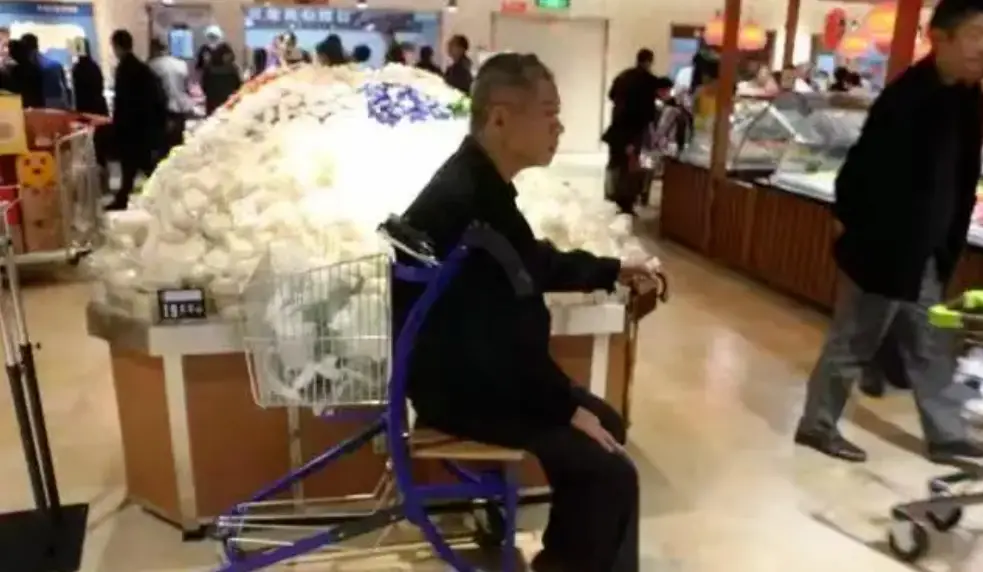 胖东来服务细节标准_胖东来服务理念_服务于顾客，胖东来如何做好行业标杆