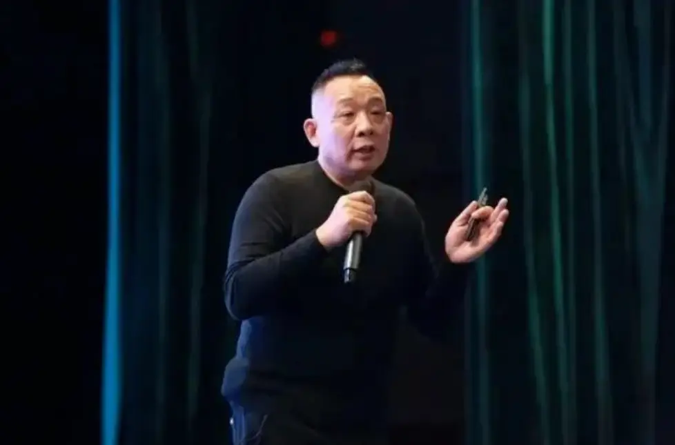 服务于顾客，胖东来如何做好行业标杆_胖东来服务理念_胖东来服务细节标准