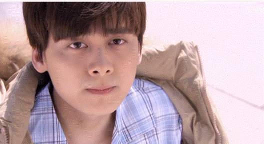 李易峰的演技专家评论_李易峰演技吐槽_李易峰在新剧中挑战反派角色，演技受赞