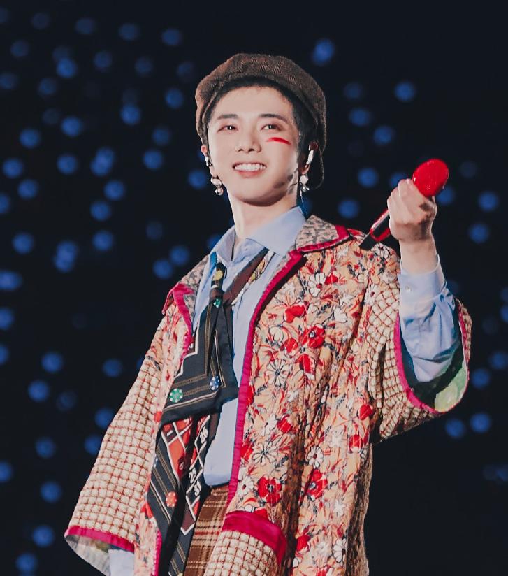 华晨宇的经典翻唱，成为粉丝流行热曲_最流行的翻唱歌曲_流行翻唱丝曲粉经典热门歌曲