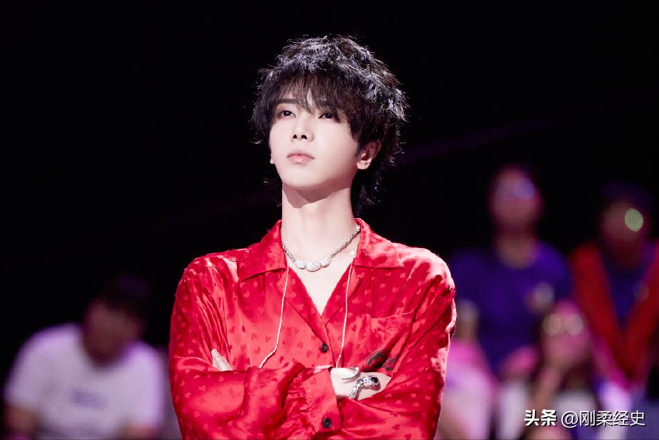 流行歌曲翻唱_华晨宇的经典翻唱，成为粉丝流行热曲_粉丝翻唱明星歌曲的综艺