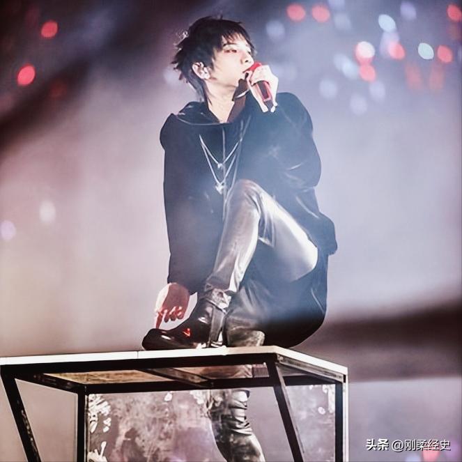 流行歌曲翻唱_华晨宇的经典翻唱，成为粉丝流行热曲_粉丝翻唱明星歌曲的综艺