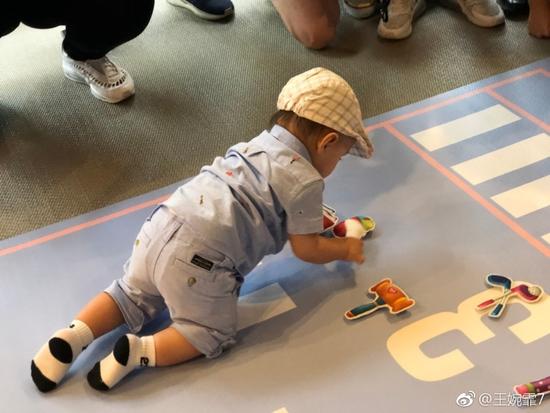 周杰伦41岁生日派对_周杰伦生日会粉丝庆生_周杰伦生日庆祝派对，好友齐聚献祝福