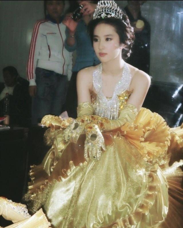 唐嫣（Tang Yan） - 以电视剧《仙剑奇侠传三》和《克拉恋人》而受到欢迎。_克拉恋人唐嫣非要演女一_克拉恋人唐嫣演技