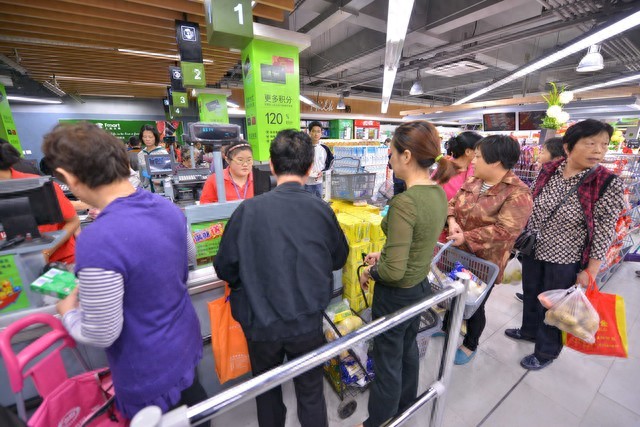 胖东来经营哲学与社会影响：中国零售业的真诚经营典范