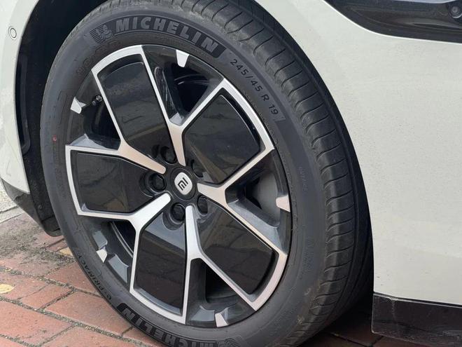 小米汽车SU7 Max的续航特点与优势_小米汽车配置_小米汽车参数