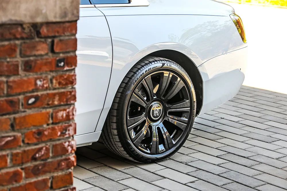 劳斯莱斯的车身材料与轻量化设计_劳斯莱斯模型_劳斯莱斯车身用什么材料做