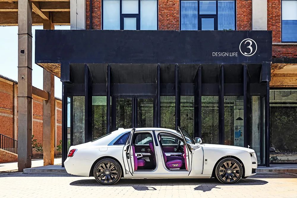 劳斯莱斯车身用什么材料做_劳斯莱斯的车身材料与轻量化设计_劳斯莱斯模型