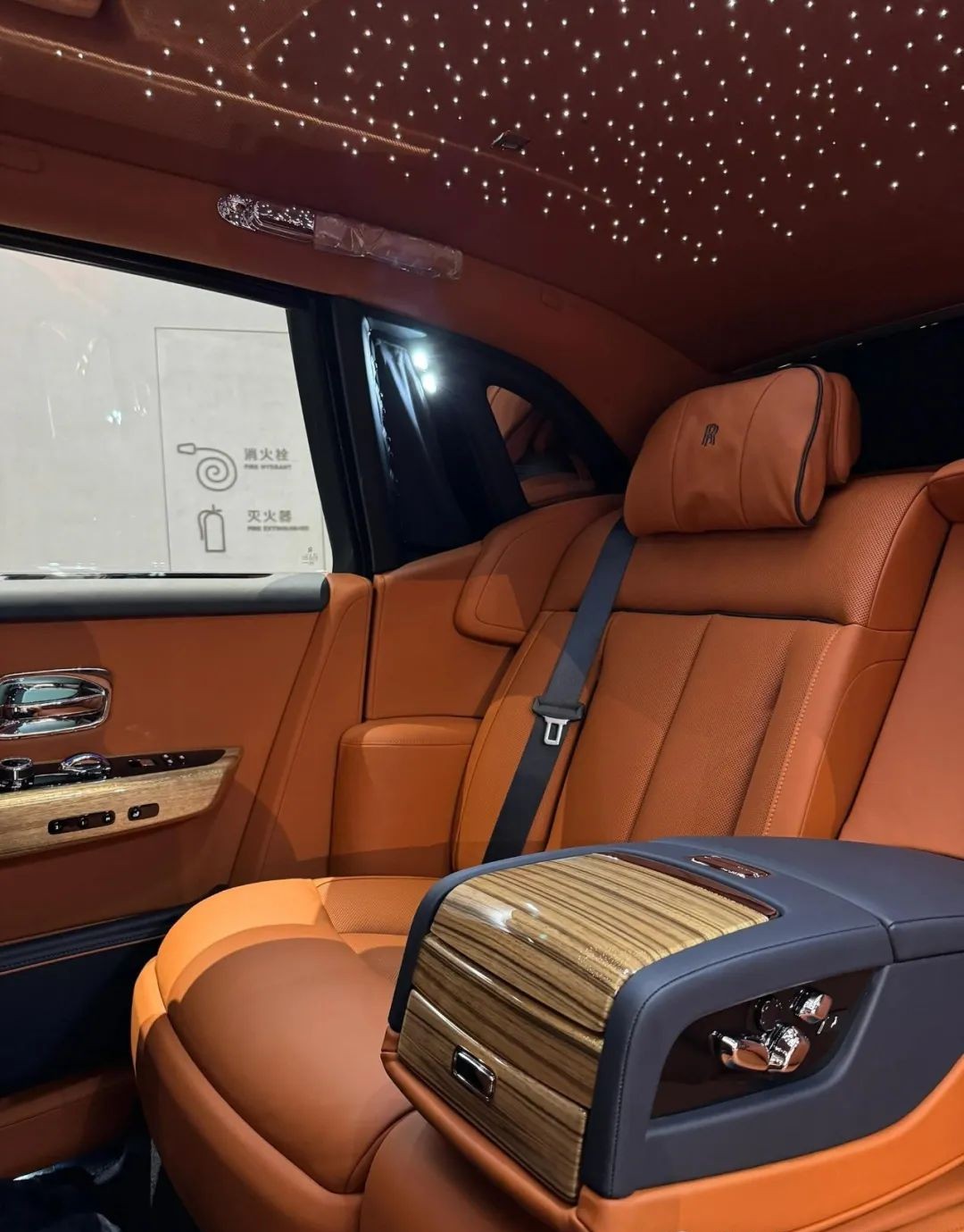 劳斯莱斯量产车型_劳斯莱斯的车身材料与轻量化设计_劳斯莱斯模型