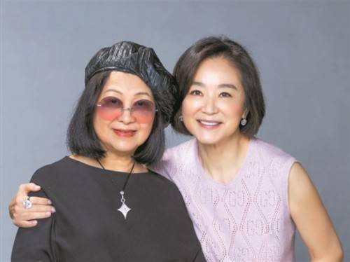 tp官方网站下载翻译界名教授金圣华与影坛大明星林青霞18年神仙友谊，新书揭秘跨界心路