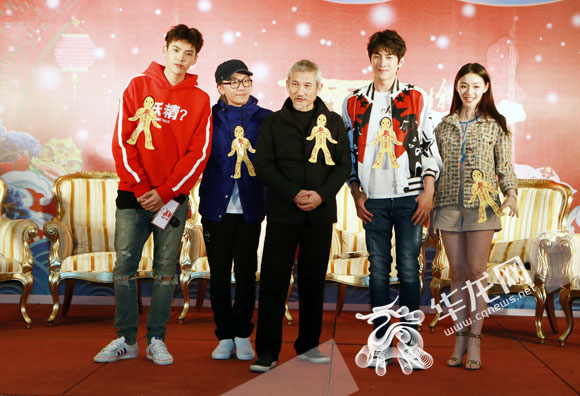 周星驰见面迷丝影粉故事梗概_周星驰和粉丝互动视频_周星驰的影迷见面会与粉丝故事