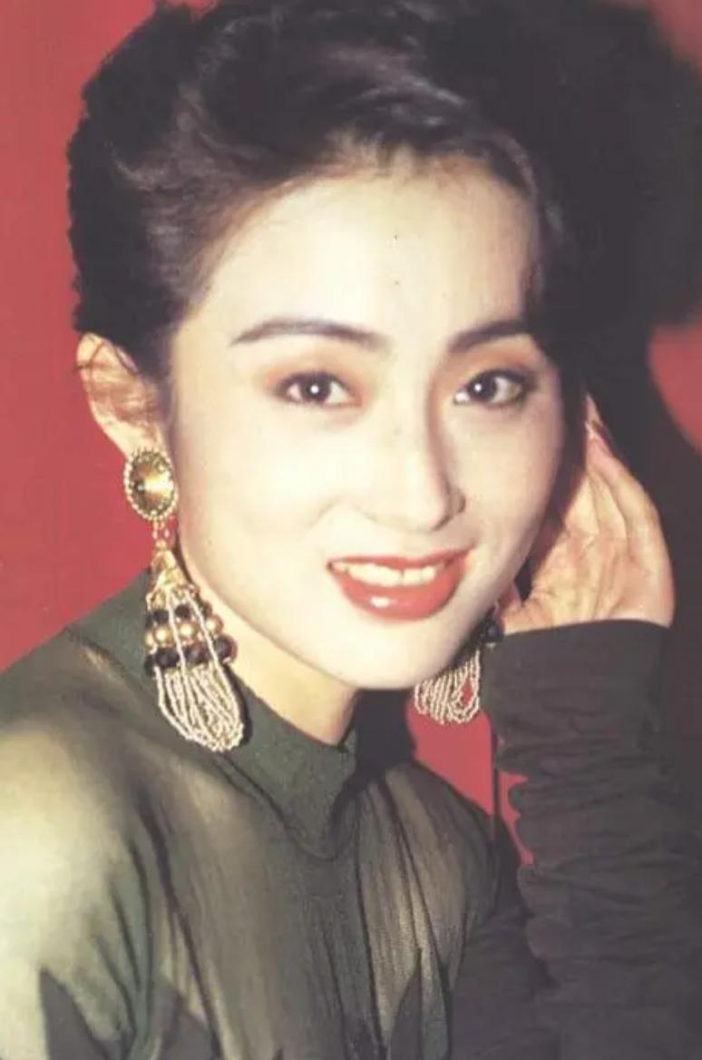 爱情故事里的主演_张敏的影视作品中的爱情故事_爱情故事中篇小说