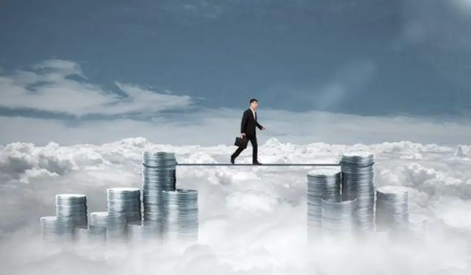 李嘉诚对房地产三个因素_李嘉诚与房地产行业的影响_李嘉诚说过房地产最重要的三点