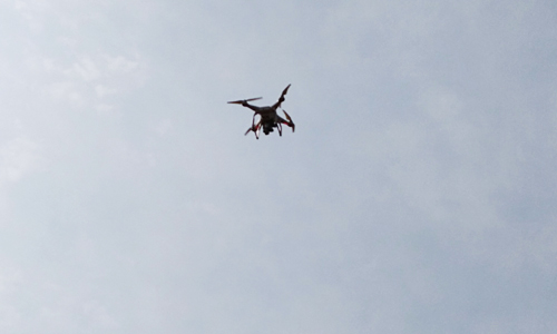 无人机表演的普及与应用：从农业植保到商业演出的广泛发展