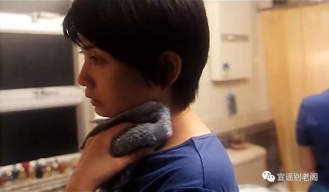 周慧敏的笑_周慧敏搞笑电影_周慧敏的经典喜剧角色与搞笑瞬间