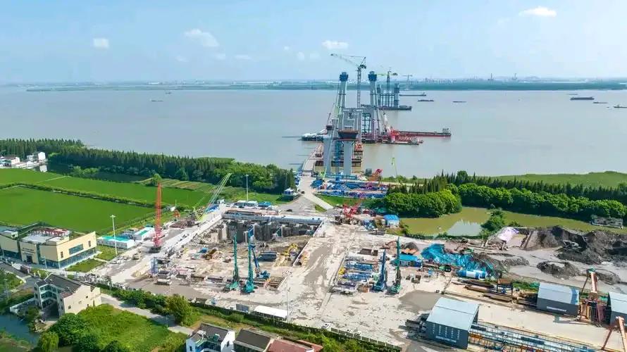 李嘉诚重新布局国内_李嘉诚的国际视野与商业布局_李嘉诚布局的行业