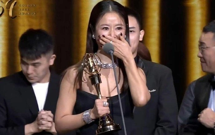 2024年底娱乐圈盛事：金鹰奖与金钟奖揭晓，林心如有生之年大获全胜
