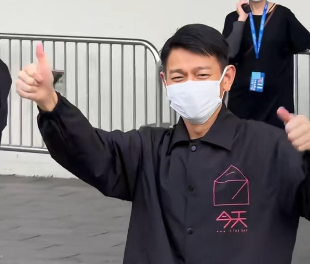 演.唱刘德华_演唱刘德华的歌曲_刘德华在歌唱与演艺中的独特风格