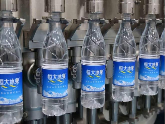 钟睒睒如何应对饮用水行业的挑战_饮用水面临着挑战我国主要是_钟睒睒如何应对饮用水行业的挑战
