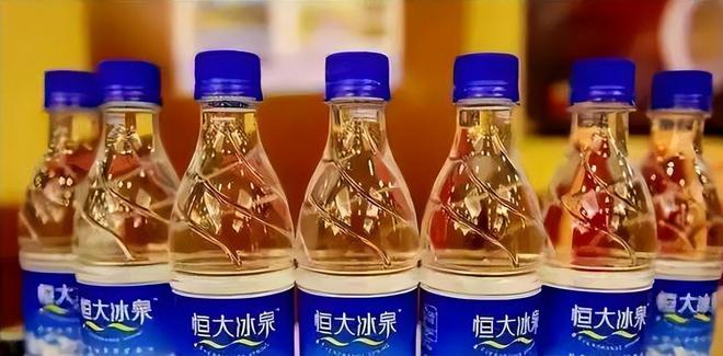 钟睒睒如何应对饮用水行业的挑战_钟睒睒如何应对饮用水行业的挑战_饮用水面临着挑战我国主要是