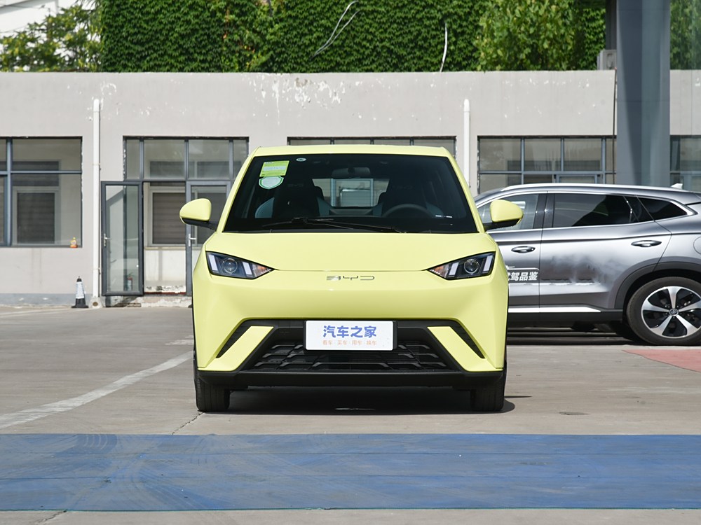 比亚迪海鸥与吉利几何E萤火虫对比：续航、外观、内饰、动力及价格全面解析