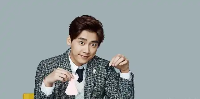 李易峰真实照片_李易峰的个人生活曝光,真实一面令人心动_李易峰真人有多帅