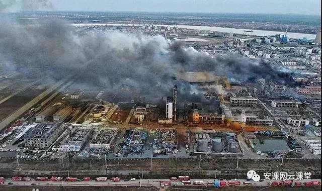 事故警钟:卡式炉火锅爆炸事件的启示与对策_火锅起火事件_火锅安全事件