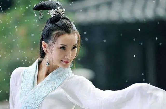 周瑜的身份与政治背景_周瑜身份是什么_周瑜的身份和地位