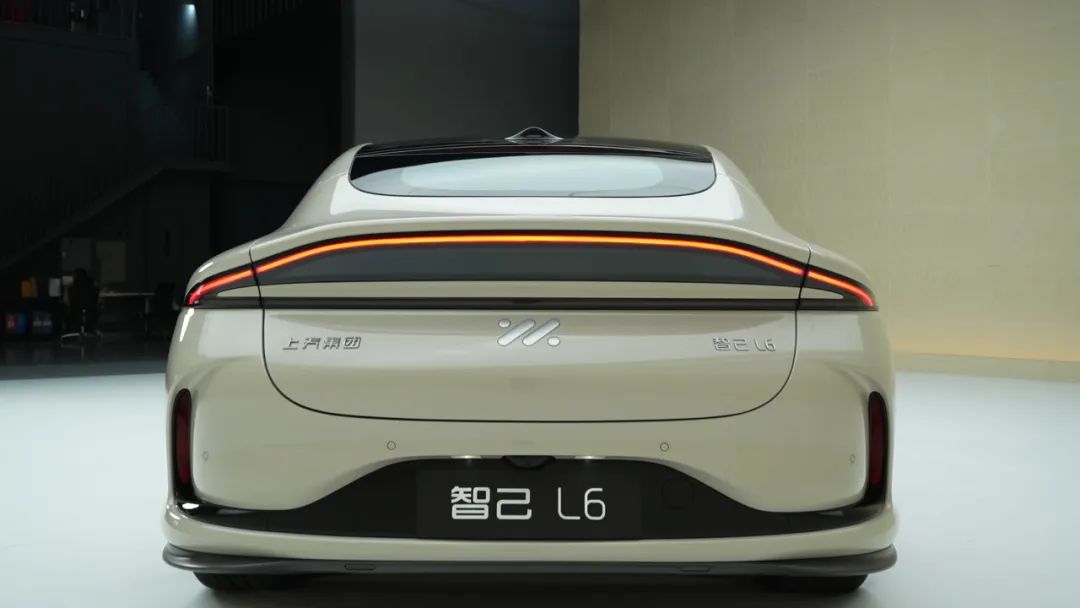 小米汽车长啥样_从设计到实际体验：小米汽车的操控表现_小米汽车车型