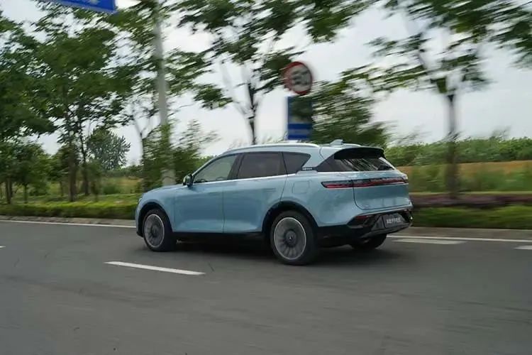 小米汽车你敢开吗_小米汽车车型_从设计到实际体验：小米汽车的操控表现