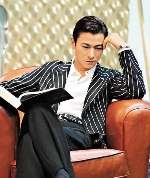 刘德华的人生经历与成长启示_刘德华的成长故事_刘德华启示经历成长人生的故事