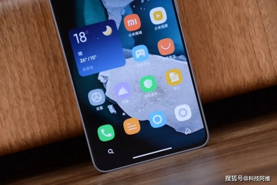 小米手机竞争者_小米手机在千元机市场的竞争力_小米手机竞争战略分析报告