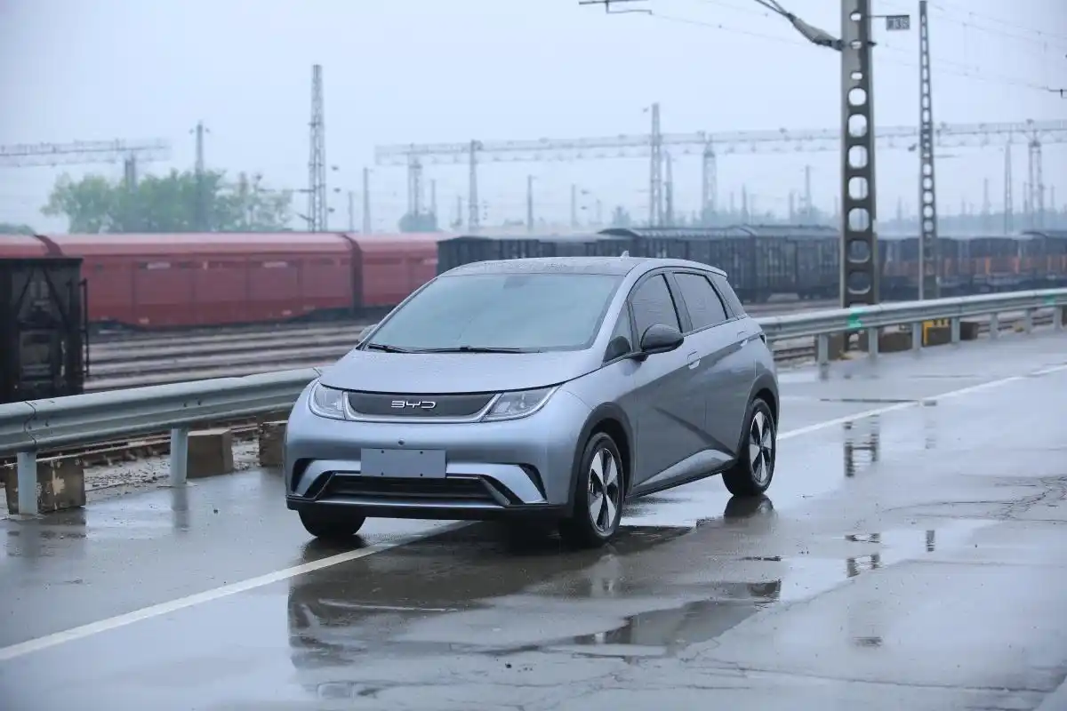 深度评测：2023款新能源汽车的性能_现代新途胜2018款评测_新帝豪百万纪念款评测