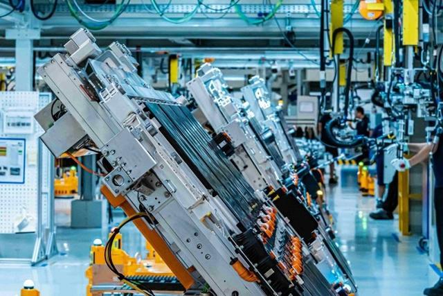 宝马汽车在安全测试中的卓越表现分析_宝马驾驶测试_宝马测试视频