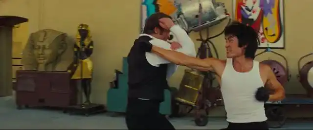 李小龙电影主题曲_李小龙的经典电影音乐与氛围_李小龙电影音乐插曲