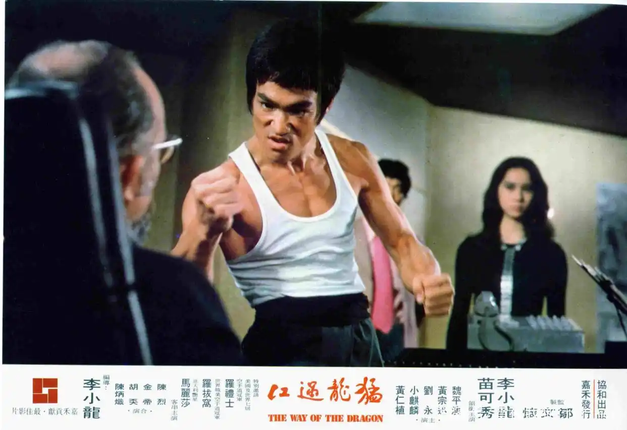 李小龙电影纯音乐_李小龙电影音乐插曲_李小龙的经典电影音乐与氛围