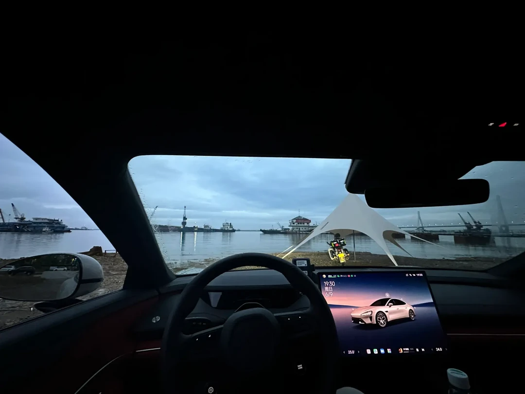 小米汽车SU7深度体验：用户反馈与实际表现解析