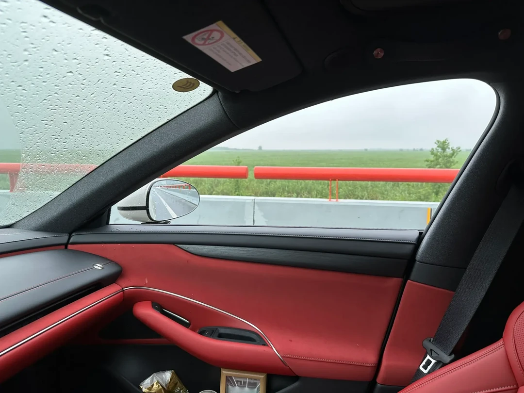 小米汽车SU7深度体验：用户反馈与实际表现解析