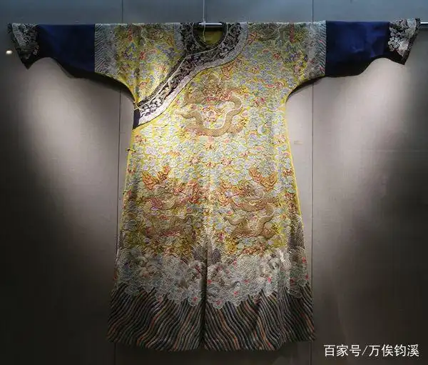 中国古代的服饰是什么的象征_服饰象征意义_皇权的象征：古代皇帝的服饰