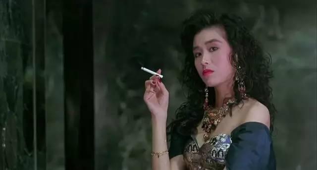 26年前香港警匪片，成龙主演，为求真实，拍摄时炸了一条街