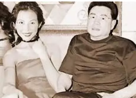 关之琳的家庭生活与亲情故事_关之琳高尔夫球事件家庭_关于家庭亲情作文500字