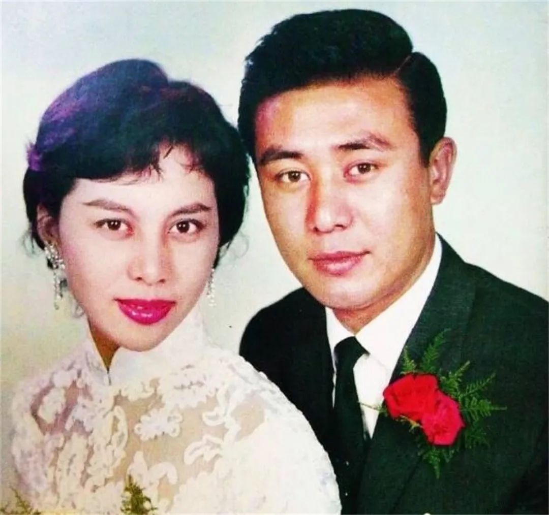 家庭亲情作文500字_关之琳的家庭生活与亲情故事_关之琳在哪生活